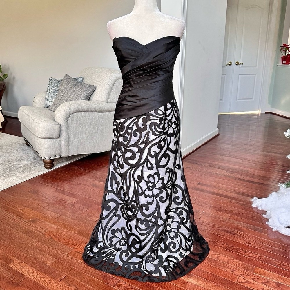 Montage by Mon Cheri Black Satin Strapless Unique Pattern Gown Dress Size 9